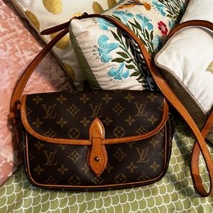 Louis Vuitton crossbody bag